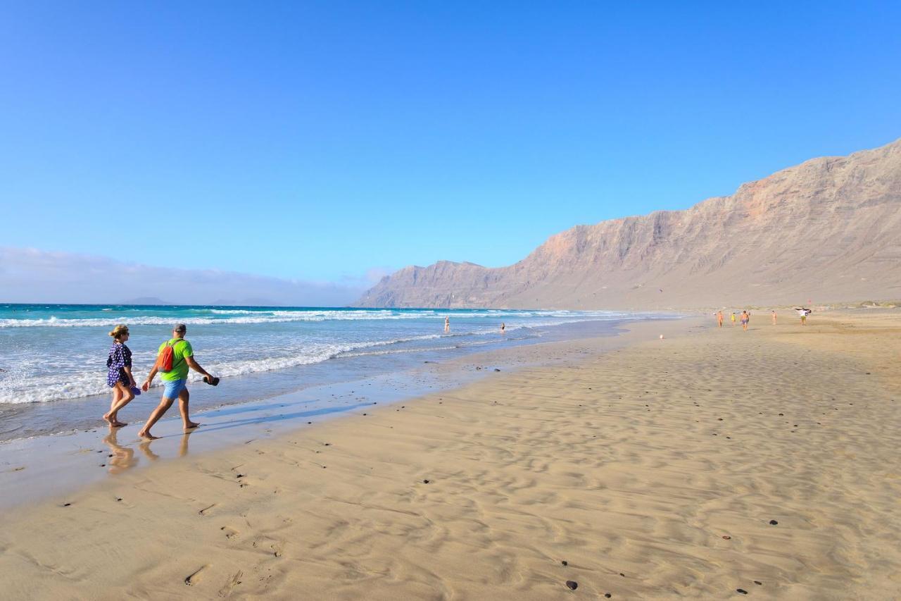 Famara Beach Apt ภายนอก รูปภาพ