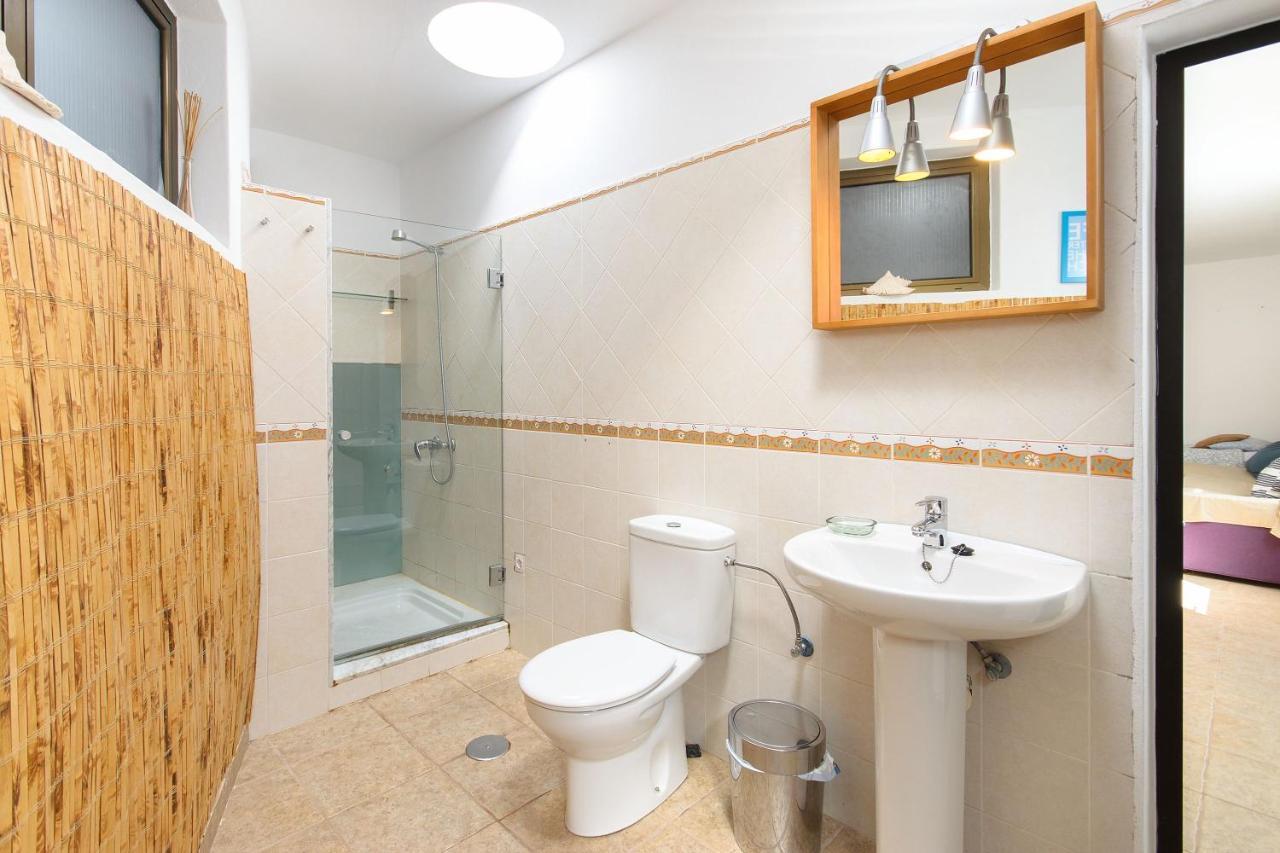 Famara Beach Apt ภายนอก รูปภาพ